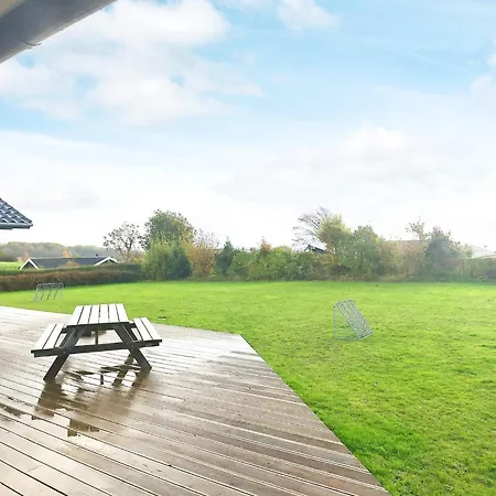 בית נופש Seaside Retreat With - By Traum Bøjden