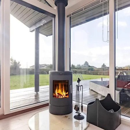 Seaside Retreat With - By Traum *