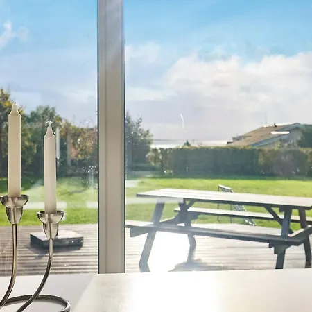 בית נופש Seaside Retreat With - By Traum